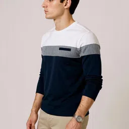 AUTNA Men Colourblocked Round Neck Cotton T-shirt image 3