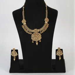 SOLLIGHT Gold-Plated Cubic Zirconia Studded & Artificial Beaded Jewellery Set image 3