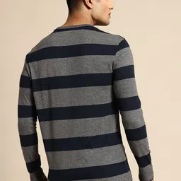 United Colors of Benetton Men Striped T-shirt image 4