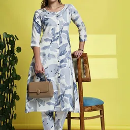 Merira Women Floral Printed Regular Kurta with Trousers image 5