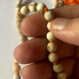 OZONATURALS Mathura Original Tulsi Japa Mala (108 Beads) | Handmade 16 inch Tulsi Kanthi Mala for Pooja & Wearing (7 mm Bead Size) image 4