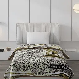 Monte Carlo White & Black Abstract Printed Heavy Winter 852 GSM Single Bed Blanket image 5