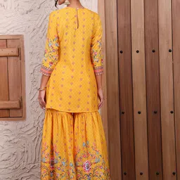 DEEBACO Women Embroidered Tunic With Palazzos Co-Ords image 2