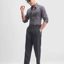 HIGHLANDER Men Slim Fit Textured Spread Collar Casual Shirt image 5