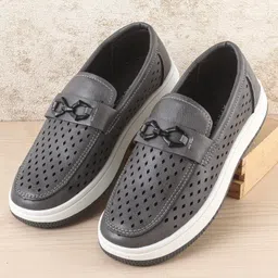 Pine Kids Solid Coloured Formal & Party Wear Shoes - Black-picture-10