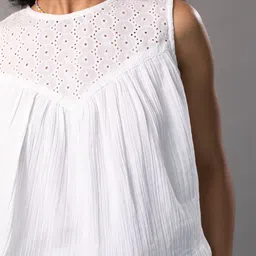DressBerry Embroidered Cotton Schiffli Crop Top image 2