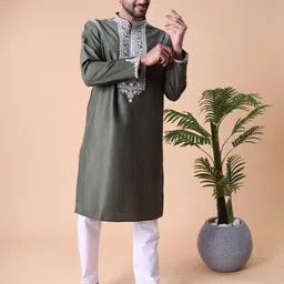 MAAHI FABS Men Floral Embroidered Kurta image 4
