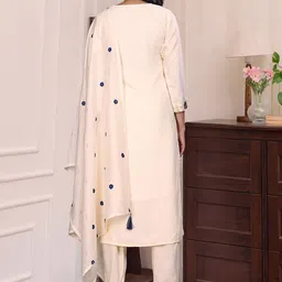 Siya Fashion Women Embroidered Regular Thread Work Kurta with Trousers & With Dupatta image 5