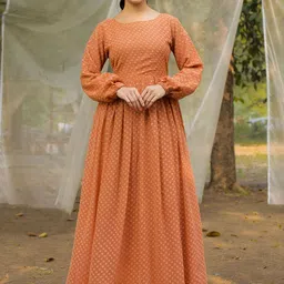 SARINKU Women Self Design Georgette Gathered or Pleated Maxi Dress-image-4