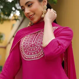 Janasya Women Ethnic Motifs Embroidered Sequinned Kurti with Palazzos & With Dupatta image 2