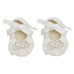 Daizy Stones Embellished Tiara Designed Booties - White image 4