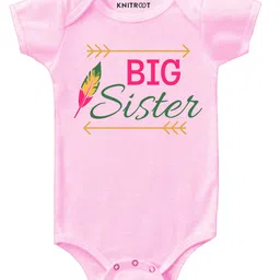 KNITROOT Half Sleeves Big Sister Print Onesie - Pink-image-0
