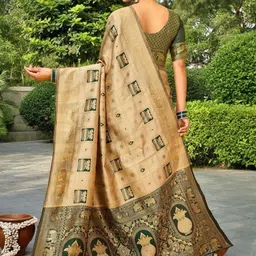 Mitera Ethnic Motifs Zari Silk Blend Handloom Paithani Saree image 3