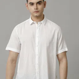 Voi Jeans Men Boxy Opaque Casual Shirt-image-64