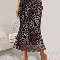 StyleCast x Revolte Printed Skirt image 5