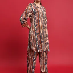 Shree Printed V Neck Collar Tunic With Palazzo image 3