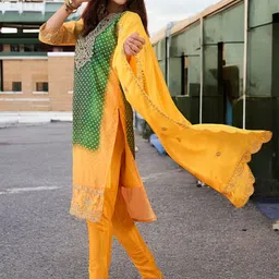 KALINI Bandhani Printed Sequinned Straight Kurta With Trousers & Dupatta image 3