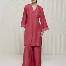 Artagai Tea Berry Romancing Aari Kurta with Overlap V Neckline and Flare Sleeves-image-7