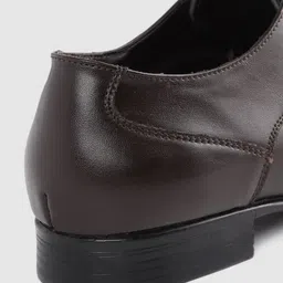 INVICTUS Men Coffee Brown Solid Formal Derbys image 2
