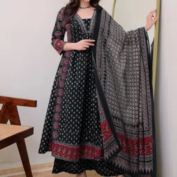Anni Designer Women Floral Printed Regular Kurta with Palazzos & Dupatta-picture-32