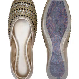 KALINI Women Embellished Ethnic Mojaris Flats-picture-42