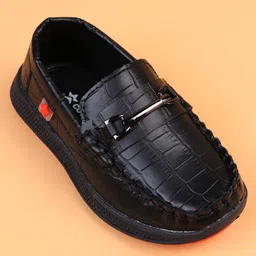 Cute Walk by Babyhug Slip On Solid Loafers - Black image 3