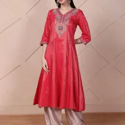 Aurelia Fuchsia Rayon-Viscose Embroidered Kurti image 5