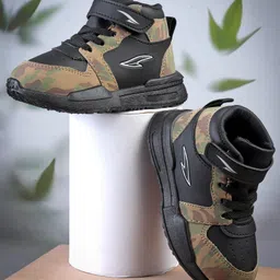asian Camouflage Designed Velcro Closure Sneakers - Black & Green-picture-17
