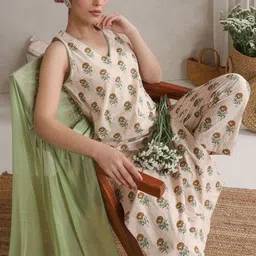 IkDaiya Women Floral Printed Regular Kurta with Trousers & With Dupatta image 2