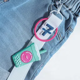 Little Kangaroos Woven Knee Length Solid Denim Shorts With Adjustable Elastic & Applique - Light Blue image 4