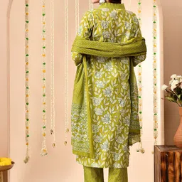 Anouk Women Floral Printed Regular Pure Cotton Kurta with Trousers & With Dupatta image 2