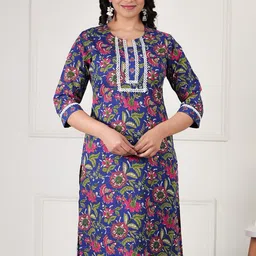 Aramya Floral Printed Notched Neck Pure Cotton Straight Kurta-image-77