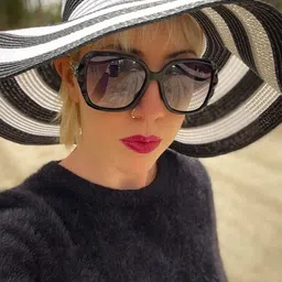 LEGEND EYEWEAR Unisex Oversized Sunglasses with UV Protected Lens SGLHBHYUDF2GXSSQ image 3