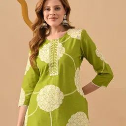 PRISCA Women Floral Printed Regular Thread Work Pure Cotton Kurta with Trousers image 2