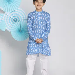 Vastramay Full Sleeves Ikat Printed Kurta With Solid Pyjama Set - Aqua Blue & White-picture-24
