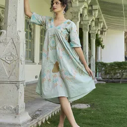 PEACH PIPER Flared Sleeve Cotton Empire Dress image 2