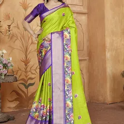 RegalDrapes Floral Silk Blend Saree-picture-38
