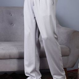 Campus Sutra Men Solid Relaxed Fit Comfort Mid-Rise Regular Trousers-picture-11