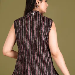 Vasjac Printed Mandarin Collar Sleeveless Reversible Quilted Jacket image 2