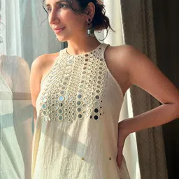 Vastranchal Women Embroidered Regular Mirror Work Kurta with Palazzos image 2