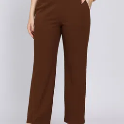 NU CLOTHS Women Relaxed High-Rise Pleated Regular Trousers-image-8