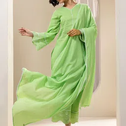 Libas Women Floral Yoke Design Regular Thread Work Kurta with Palazzos & With Dupatta image 5