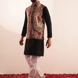 SOJANYA Men Ethnic Motifs Embroidered Cotton Kurta with Pyjama image 3