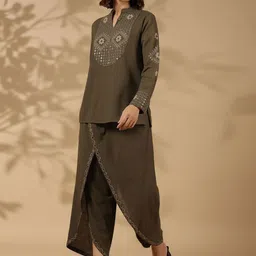 STIL O STITCH Embroidered Mandarin Collar Tunic With Palazzo image 4