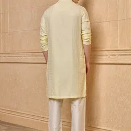 Tasva Men Self Design Kurta with Pyjama image 5