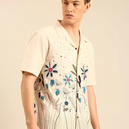 Voroxy Men Relaxed Floral Printed Casual Shirt image 4