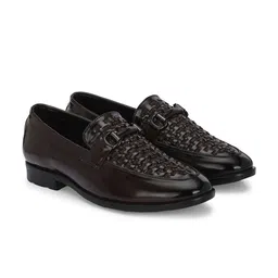 INVICTUS Men Textured Formal Loafers image 2