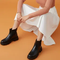 Killer Women Chelsea Boots image 2