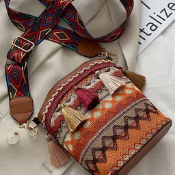 StyleCast x Revolte Printed PU Bucket Handheld Bag-picture-22