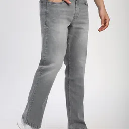 Beyoung Men Relaxed Fit Mildly Distressed Heavy Fade Jeans image 4